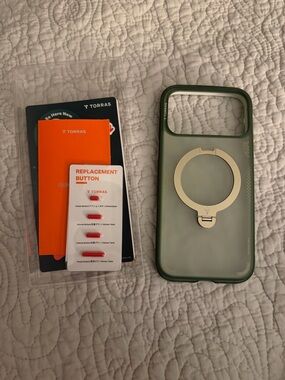 Torras Ostand Q3 Air iPhone 17 Pro Max in EverGreen